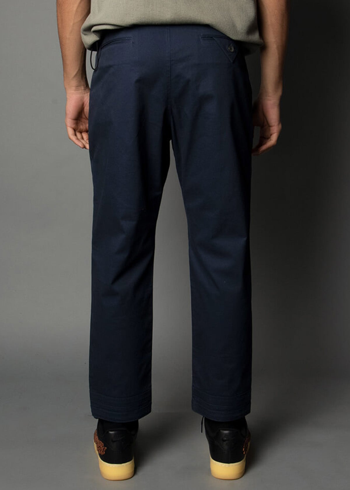 regular fit mens pants in a navy blue colort