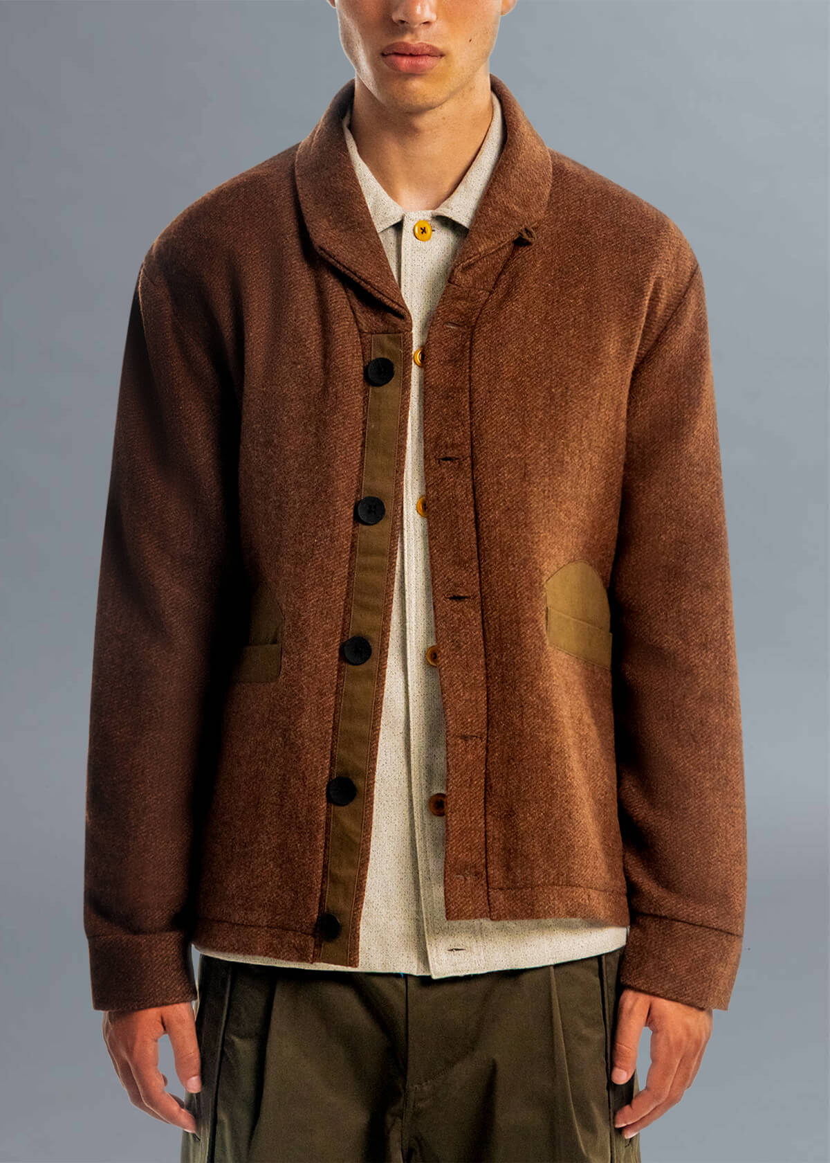 560 Cardi Almond