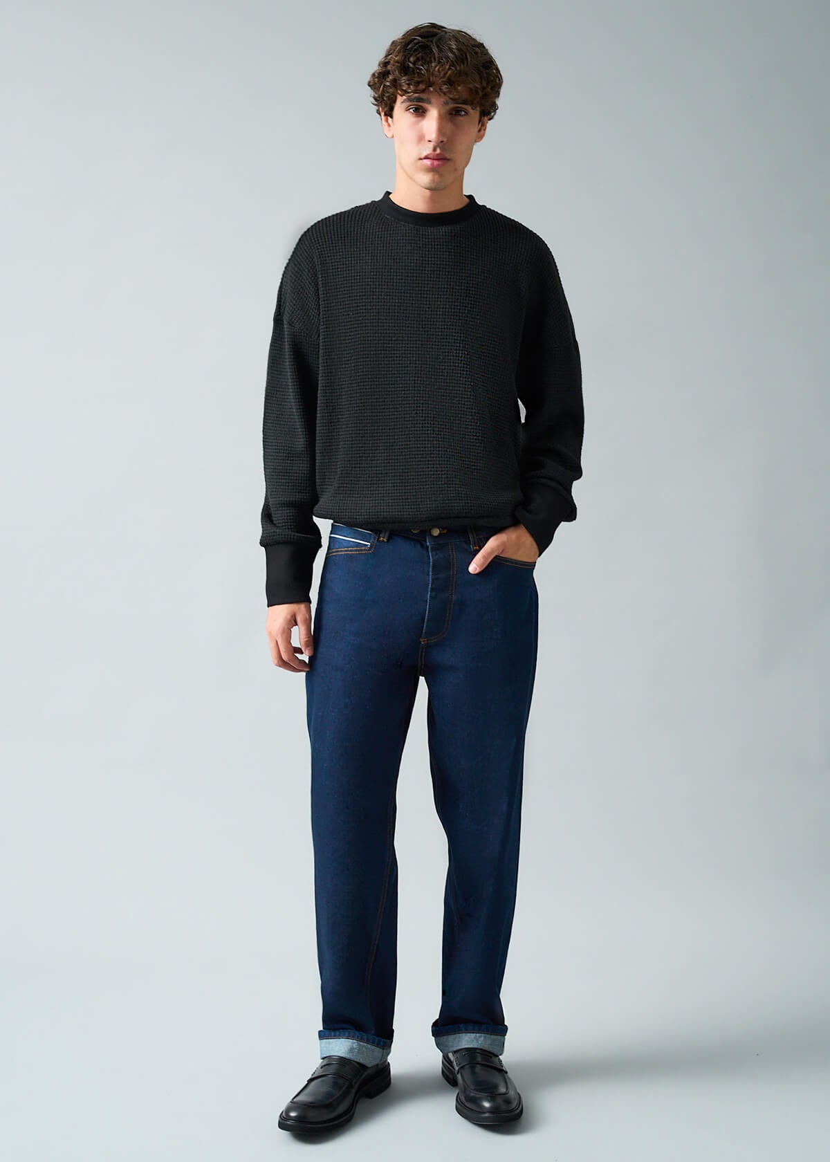 Loft-Grid Hem Pull Black