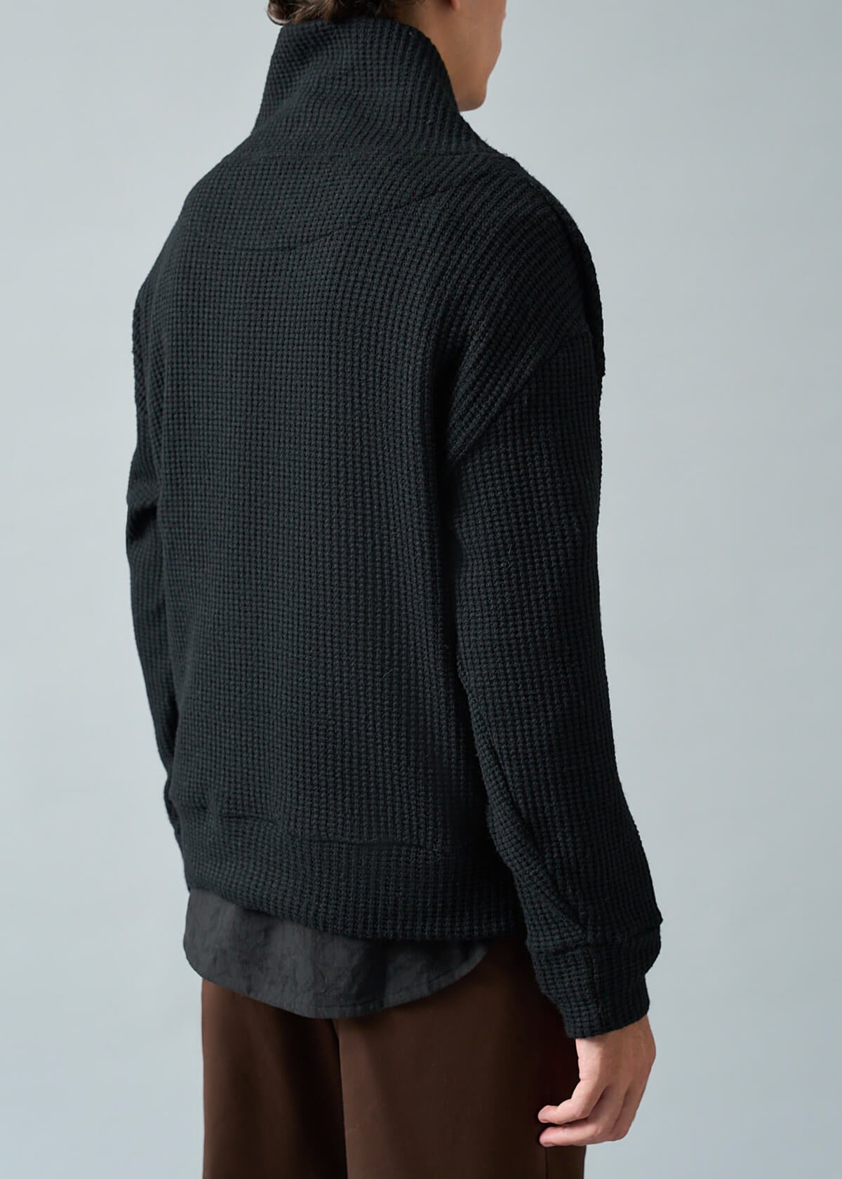 Loft-Grid Shawl Black